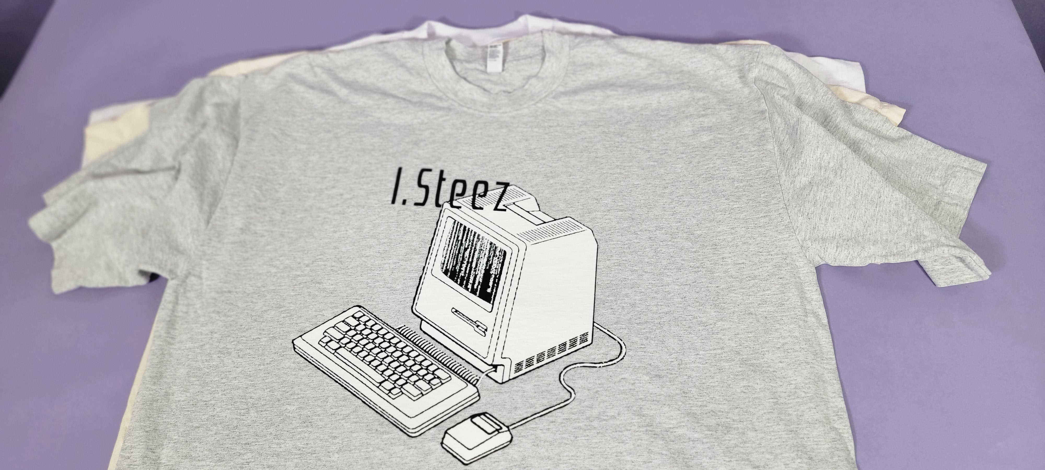 Vintage iSteez  Screen Printed Graphic T Shirt