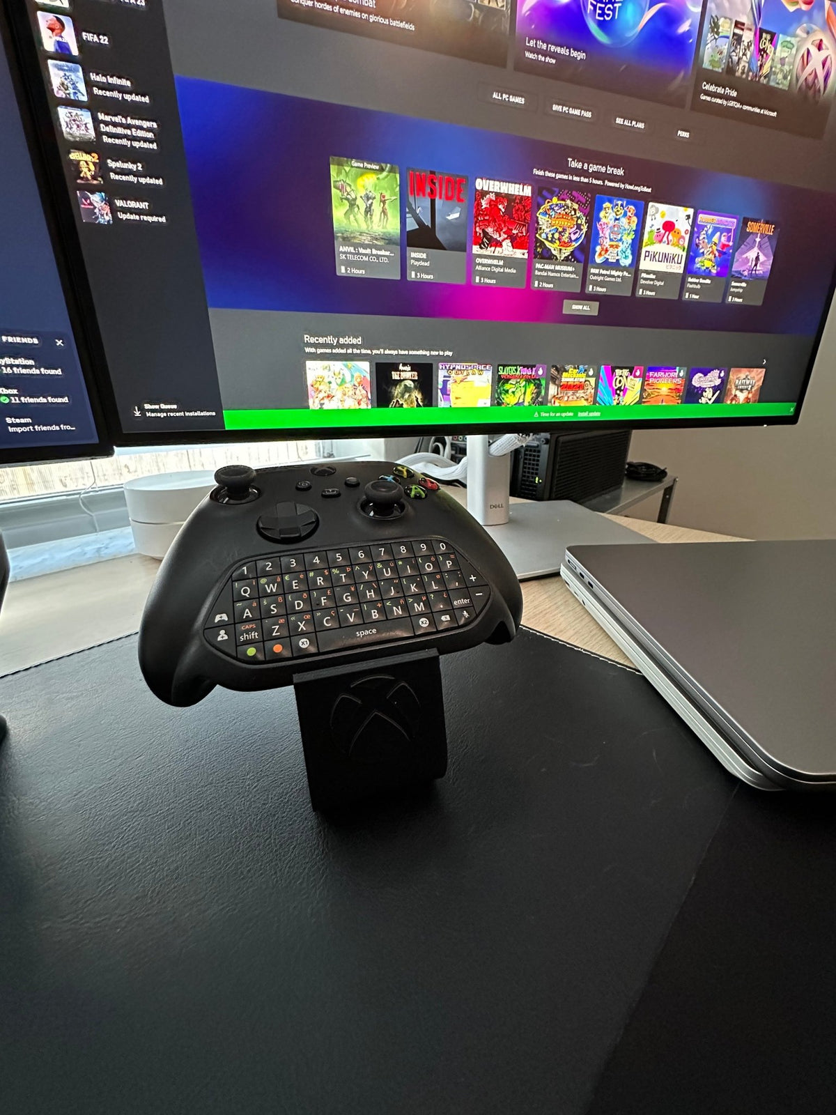 3D Printed Custom Controller Stand 